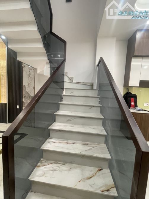 VỊ TRÍ ĐẸP GẦN TÂN HÒA ĐÔNG, NHÀ 3 TẦNG KIÊN CỐ, 40M2, HẺM XE TẢI, GIÁ NHỈNH 5 TỶ XÍU - 2