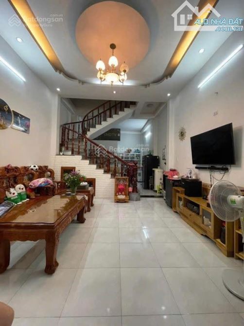 Giảm 200triệu! Nhà Riêng QUANG TRUNG gần BV Hồng Đức - 80m2(4.2x20m) cách mặt tiền 50m - 2