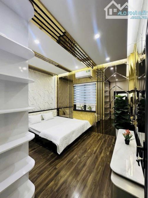 BÁN NHÀ PHÂN LÔ NGUYỄN CHÍ THANH - ĐỐNG ĐA 45m2x5TxMT 4.1m - 20 TỶ - NGÕ THÔNG - ÔTÔ TRÁNH - 2