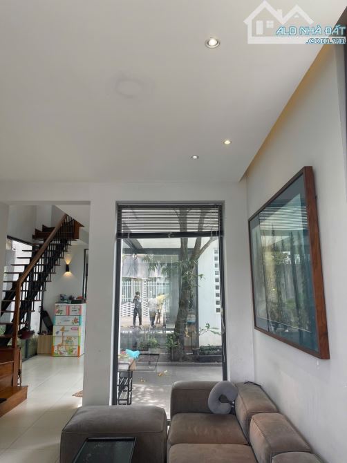 Villa Đà Lạt Ngay tại Q7 214m2 ngang gầ 8m nở hậu - 2