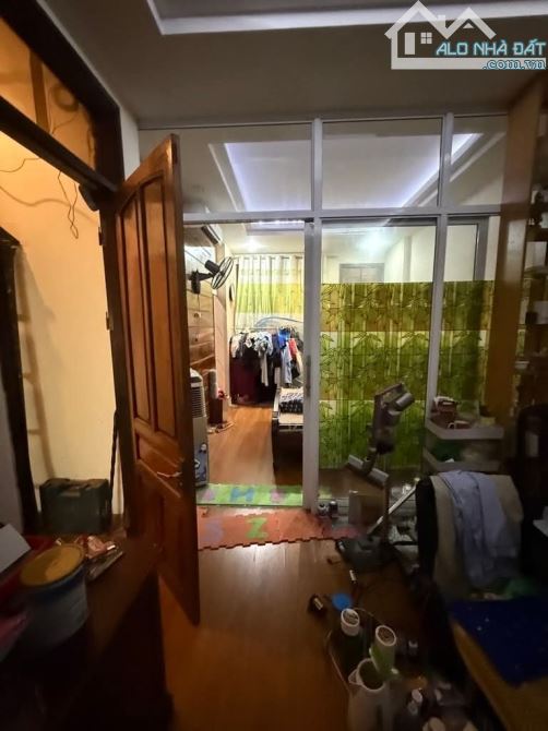 PHỐ NGUYỄN TRƯỜNG TỘ - BA ĐÌNH  - GẦN MẶT PHỐ -TRƯỚC NHÀ RỘNG. - KHÔNG GIAN ĐẸP KINH DOANH - 2