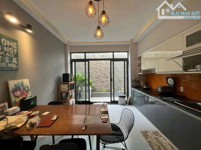 BÁN NHÀ 3TẦNG THIẾT KẾ CỰC ĐẸP - LINH ĐÔNG - THỦ ĐỨC. DT 80M2 ĐƯỜNG 7M - 2