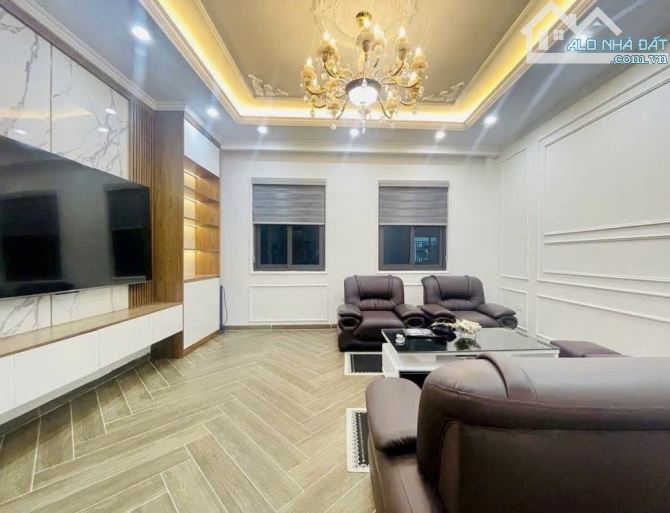 SIÊU PHẨM BẮC TỪ LIÊM – 40M² × 7 TẦNG – THANG MÁY – GARA – CÁCH PHỐ 10M - 2