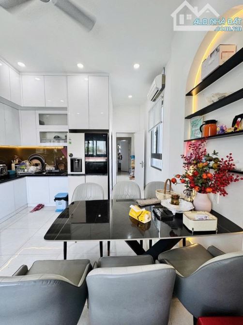 Nhà 5 tầng CÓ THANG MÁY Mặt tiền đường TCH3 phường TCH Q12 dt 69m2 (4,8mx14m) Đường 6m - 2