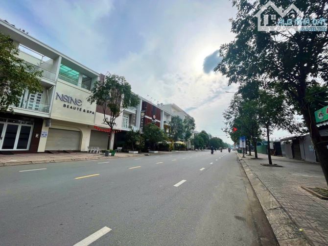 Bán nhà mặt tiền N1 khu D2D trung tâm TP Biên Hòa - 2