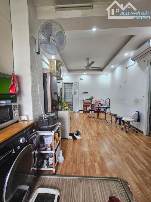 Chung cư Toà A6D Nam Trung Yên  - Cầu Giấy  Dt: 47/50m2, giá 4.25 tỷ - 2