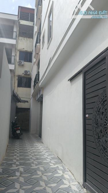 Bán nhà phố Bùi Xương TRẠCH xây mới. 5 tầng căn góc , giá chỉ 7tỷ - 2