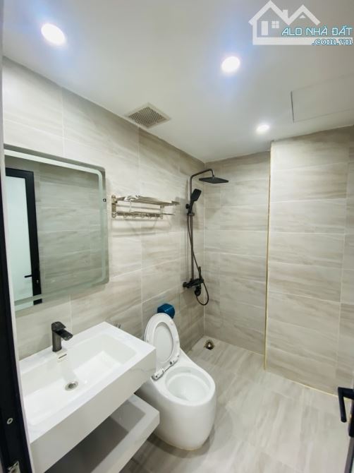 Bán nhà Sài Đồng - lô góc - ngõ thông - gara ô tô 7 tầng thang máy - 50m - 12.8 tỷ - 2