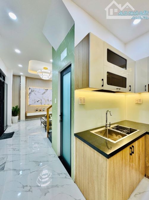 ✅NHÀ ĐẸP NGUYỄN VĂN LẠC .Q BÌNH THẠNH .GIÁ CHỈ 4,68 TỶ  dt : 7,8m ×3,4m .2 tầng 2PN 2WC - 2