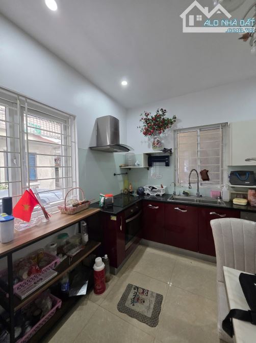 🏠 10 tr CHO THUÊ NHÀ NGUYÊN CĂN LÔ GÓC  94 THƯỢNG THANH LONG BIÊN - 45 m2 - 4PN -  OT - 2