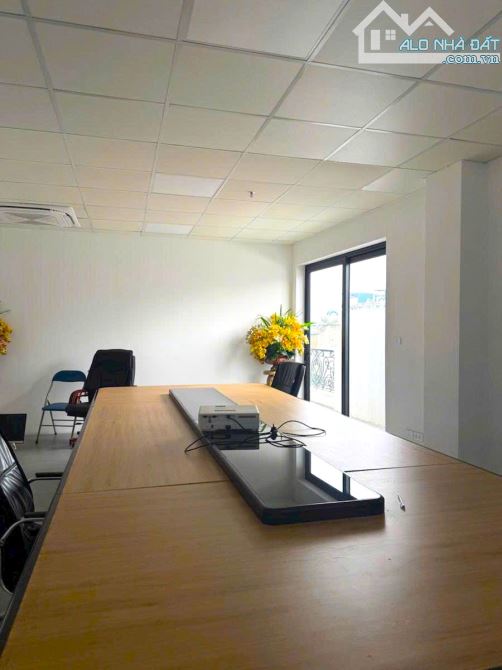 SIÊU PHẨM Ô ĐỒNG LẦM, 133m² x 5 Tầng, Mặt Tiền 17m, Giá chỉ 41.x Tỷ, Đống Đa - 2