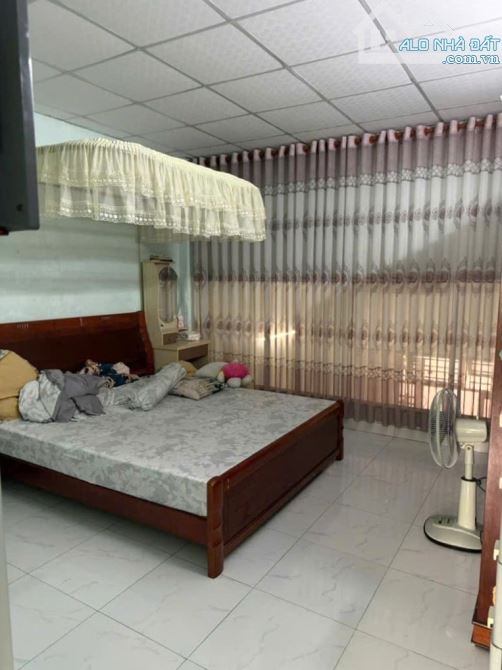 Nhà C4 đúc lửng 70m2 hẻm Nguyễn Văn Quá, sát Gò Vấp - 2
