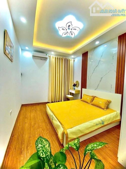 Nhà Đẹp - Full Nội Thất - Văn Chương - Đống Đa - Dt:25m2/4tầng/3,2mMT*nhỉnh 5 tỷ - 2
