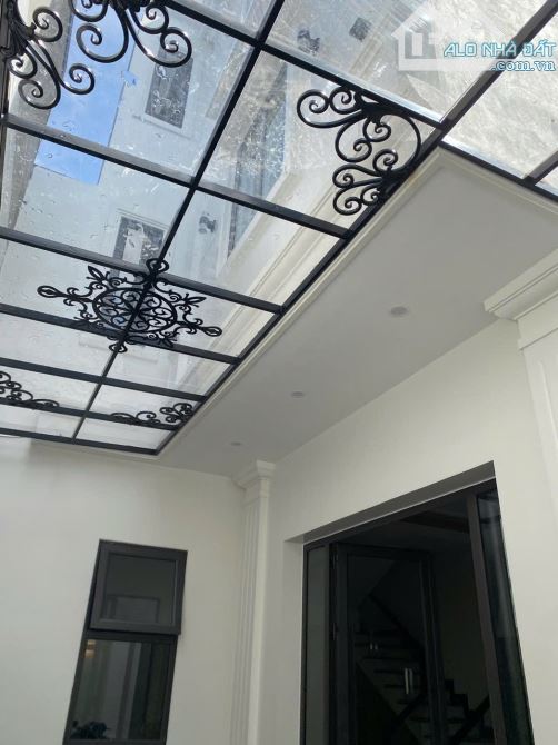 Nhà xây mới 4 tầng Phạm Huy Thông - DT:63m2 - mới đẹp có nội thất - 2