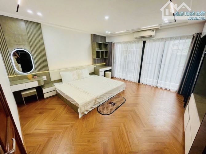 Bán nhà ô tô tránh Đào Tấn, nhà xây 7 tầng thang máy, sẵn dòng tiền, DT 79m2, MT 5m - 2