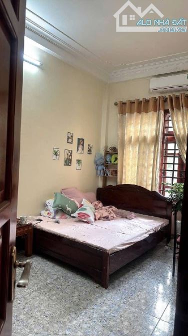 Nhà dân xây mặt tiền khủng, ngõ thông , Gần Hồ Bồ đề , Hồng Tiến 45m x 4 Tầng - 2
