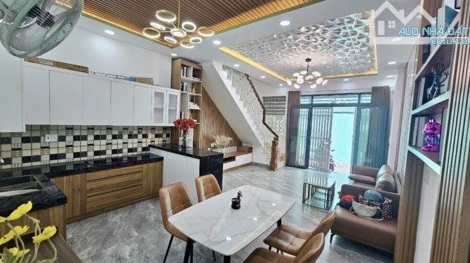 CHỦ KẸT TIỀN BÁN GẤP NHÀ 2 TẦNG TÂN HƯNG GẦN LOTEMART Q7,SỔ HỒNG RIÊNG 5x13M,NHỈNH 7🧄 - 2