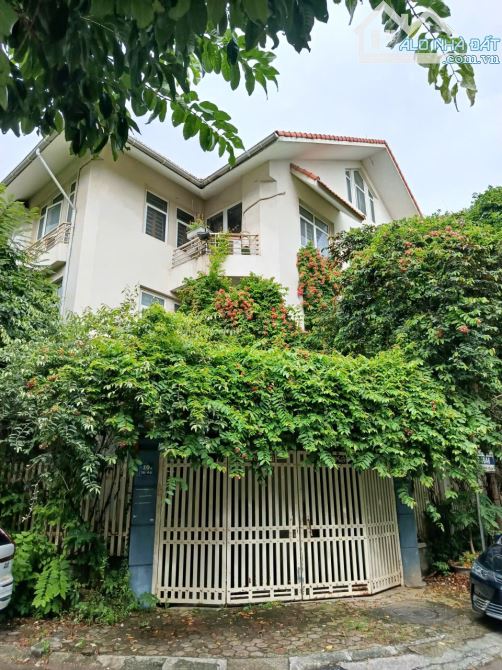 BIỆT THỰ LÔ GÓC DUY NHẤT MỘ LAO - DT 180M2 - 3 MẶT TIỀN - CÓ TẦNG HẦM - VỊ TRÍ ĐẮC ĐỊA - 2