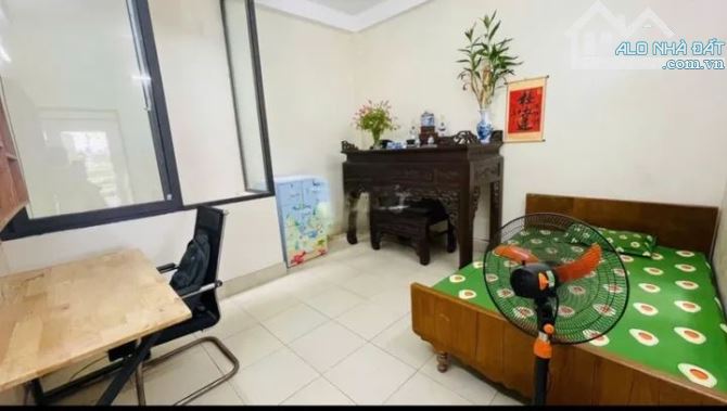 Cho thuê nhà ngõ phố Minh Khai Hai Bà Trưng 52m x 3 tầng, giá 10tr/tháng - 2