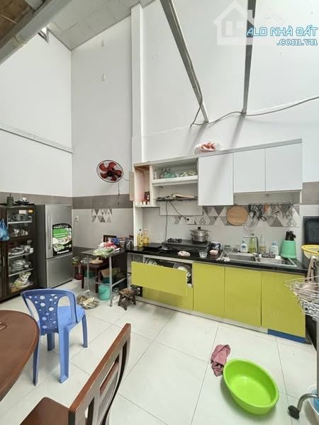 NHÀ ĐẸP CHỢ BÀ CHIỂU - 90M2 - XE HƠI ĐỔ CỬA - CHỈ 9.X TỶ - VŨ TÙNG - BÌNH THẠNH . - 2