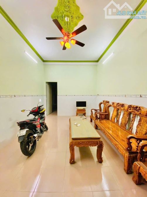 Bán nhà 1 trệt 2 lầu sổ riêng thổ cư p. Tân Hiệp - 2