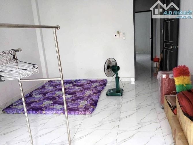 CHỦ GẤP BÁN - Nhà 2 Tầng hẻm 5m thông đường NGUYỄN THỊ DA, Bình Mỹ, DT 68m2 (4 x 16). - 2