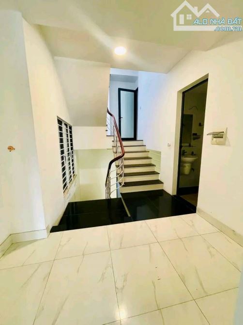 Mặt Phố An Dương Vương - Diện tích 110m2, 4 Tầng , 1 Hầm , Kinh Doanh Vỉa Hè , Giá Đầu Tư - 2