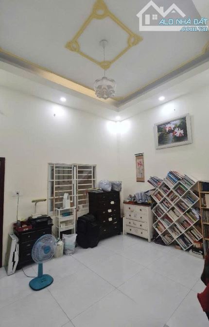 HẺM TO NHƯ MẶT TIỀN-RÔNG ĐẸP GIÁ TÔT-BÁN NHÀ 5X23-4 TẦNG-HẺM TO RỘNG-KHUÔNG VIỆT TÂN PHÚ- - 2