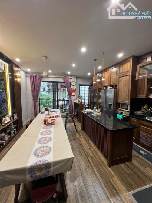 Bán nhà Phố Pháo Đài Láng, mặt tiền 5M, Cách đường Ô tô 20M - 2