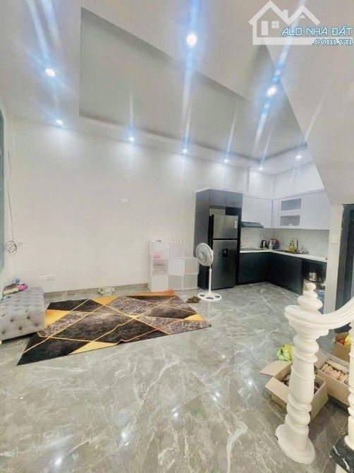 Cho thuê nhà nguyên căn Nguyễn Văn Cừ, Long Biên - 52m² x 4 tầng, 4 ngủ full đồ - 15 triệu - 2