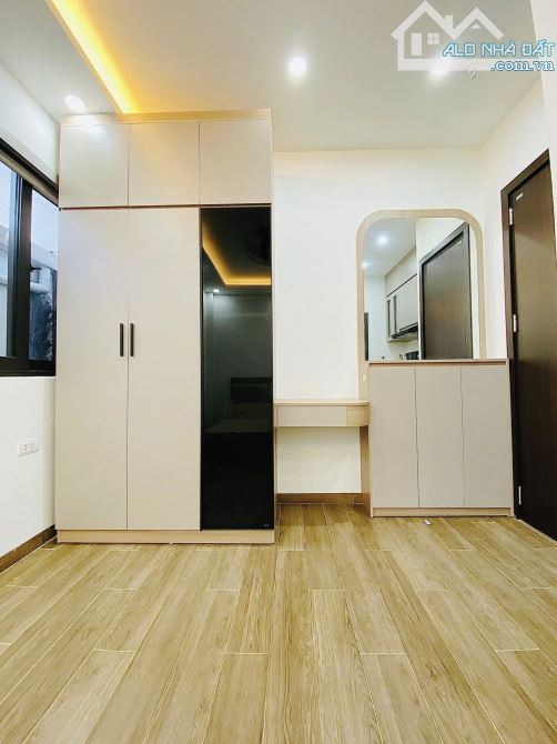 Căn hộ dòng tiền Nguyễn Chí Thanh 91m2, 7 tầng, 16 phòng, 19 tỷ, thu 95 triệu/tháng, sổ A4 - 2