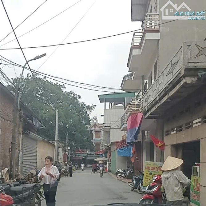 BÁN ĐẤT TRỤC KINH DOANH GẦN CHỢ SƠN TẠI LIÊN BÃO - 2