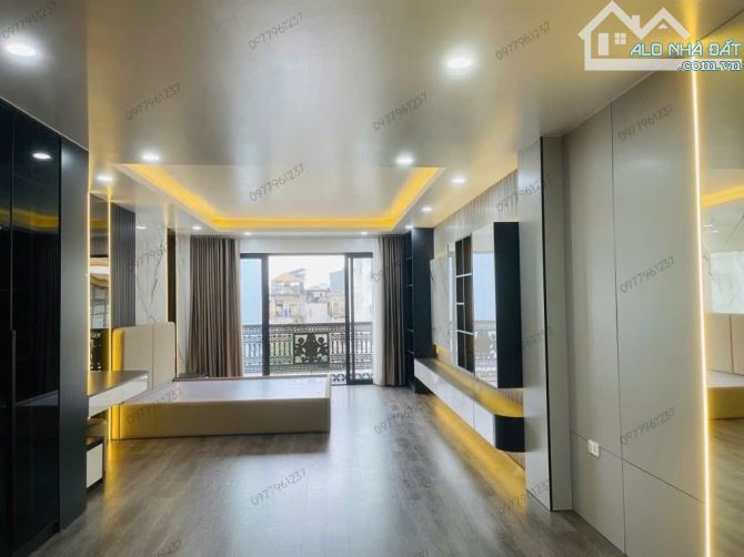 BÁN NHÀ HOÀNG QUỐC VIỆT 68m2 × 6T THANG MÁY. 2 Ô TÔ TRÁNH + GARA 2 Ô TÔ + VĂN PHÒNG - 2