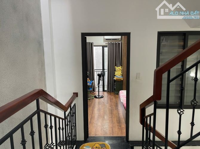 Nhà Tôn Đức Thắng, kiệt ô tô đỗ trước cửa - 2