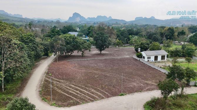 1853m Có 557m Đất Ở - Bám Đường Bê Tông 70m Lô Góc " Mặt Tiền - Cách Hà Nội 40km - 2