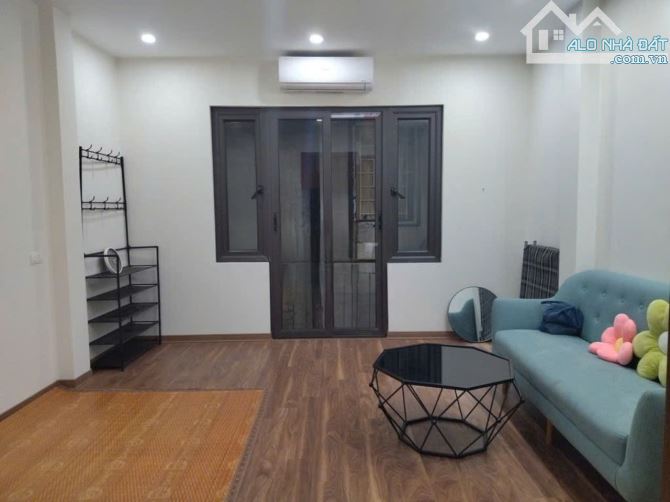 Cho thuê nhà nguyên căn ngách 269 Ngõ Quỳnh, Quỳnh Lôi, Hai Bà Trưng. DT 35m x 5 tầng, - 2