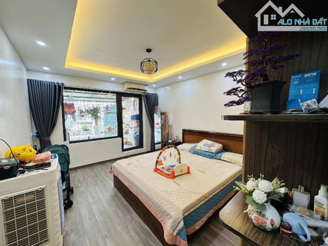 BÁN NHÀ TẬP THỂ KHU KIM ĐỒNG- GIẢI PHÓNG- SỔ TO 60M- DTSD 100M- 2 PN- 2 VS - 3 MẶT THOÁN - 2