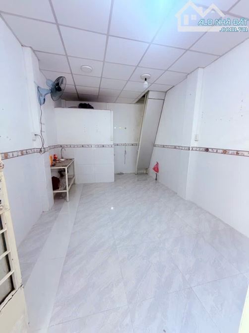 Bán nhà Trung Tâm Q1 đối diện Toà Lancaster 16m2 2 tầng chỉ 2.3 tỷ - 2