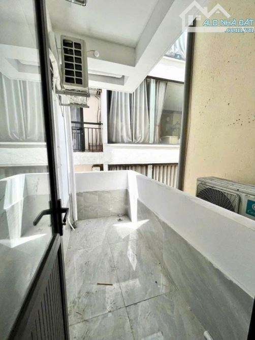 Cho Thuê CCMN 20 Mỹ Đình Nam Từ Liêm 45m2 1N1K Cửa Sổ Ban Công Giặt Riêng Thang Máy Ô Tô - 2