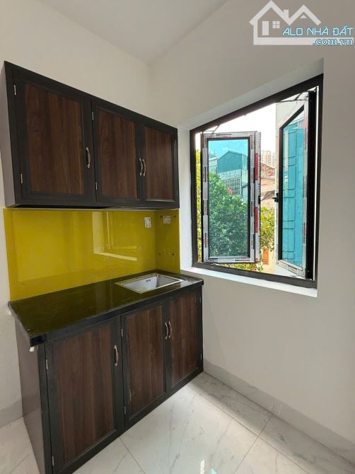 Cho Thuê CCMN 264 Định Công Hoàng Mai 30m2 Studio Cửa Sổ Ban Công Thang Máy Ngõ Ba Gác 20P - 2