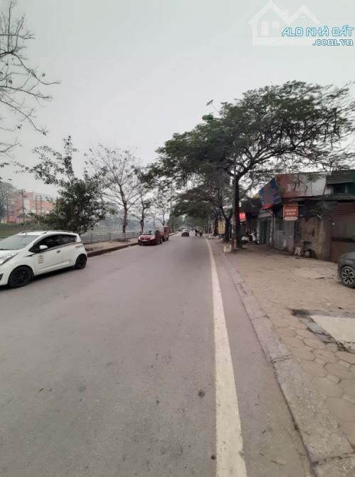 Mảnh mảnh đất mặt phố Trần Hòa, Hoàng Mai DT 1500m2, MT 30m. Giá 150 tỷ. - 2