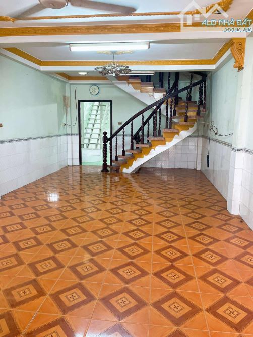 Nhà Lạc Long Quân_ P9, Tân Bình. DT 86m2 (4.3m x 20m). 2 tầng. Sổ A4. Giá 7.6 tỷ. - 3