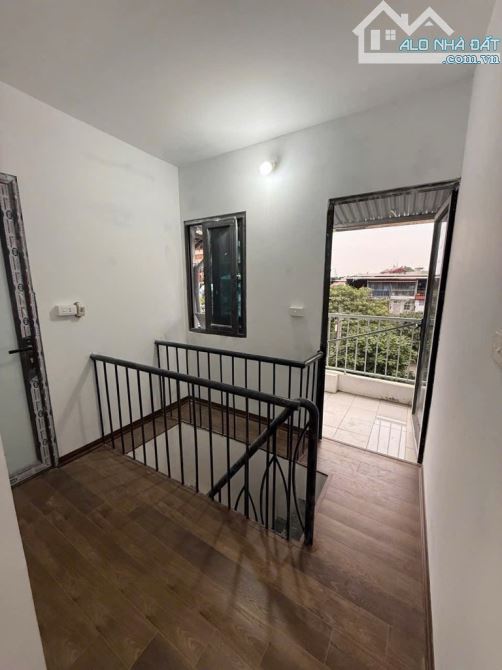 Khu tập thể tại Thuỵ Phương sổ đỏ, diện tích sử dụng 45m2. Giá chỉ 1.68 tỷ - 3