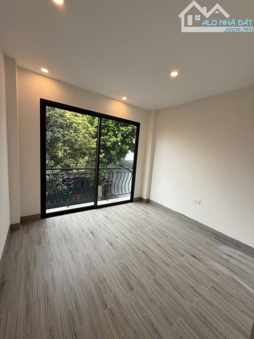 Nhà đẹp Bát Khối- Phân Lô- Ô tô đỗ cửa- 3 bưới ô tô tránh xây mới ti h 15 ngày bàn giao - 3