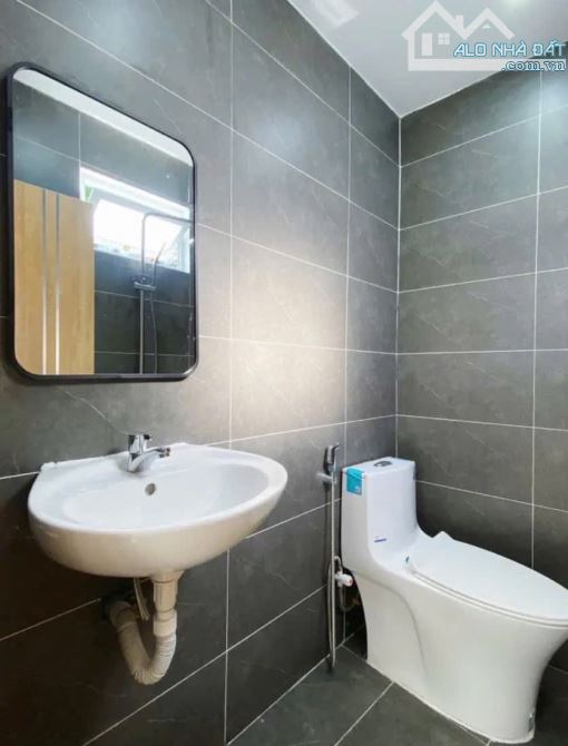 Nhà 2 tầng kiệt Hoàng Diệu . Nhà mới đẹp full nội thất . DT:43m . Giá : 3tỷ250 TL - 3