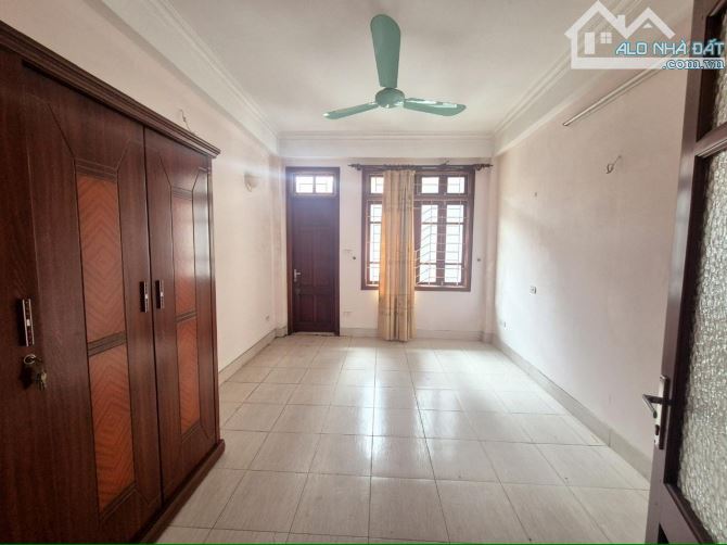 NHÀ MỚI ĐẸP DÂN XÂY PHỐ  ĐẶNG TIẾN ĐÔNG ,5 TẦNG THANG MÁY-DT63M2-MT5.5M GIÁ CHỈ 16,8 TỶ - 3