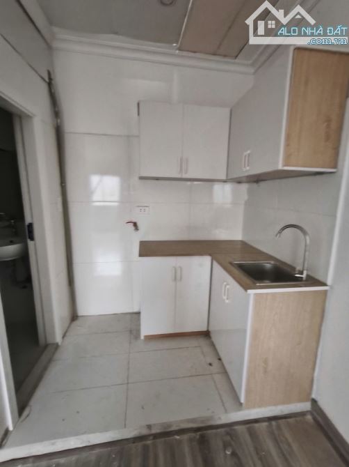 HỘ KHẨU HOÀN KIẾM-CHỢ ĐỒNG XUÂN -Ô TÔ ĐỖ CỬA-CHỈ 3,6TỶ SỞ HỮU 26mx3 TẦNG GẦN MẶT PHỐ CỔ  S - 3