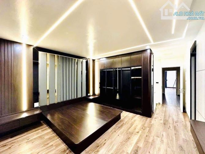 🏠 Quá Đẳng Cấp 14,5 Tỷ- Bán Nhà Mặt Đường Dân Lập Lê Chân HP-Diện tích: 135m² * 4 tầng - 3