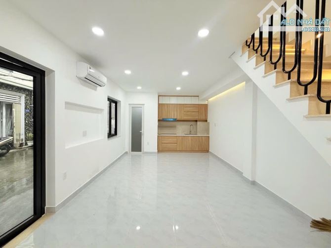LÊ QUANG ĐỊNH- BÌNH THẠNH, NGANG 7.3 DÀI 5.5, HẺM XE HƠI, NHÀ MỚI, 5.6T - 3