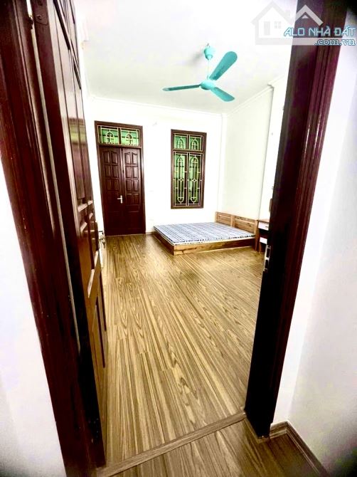 ☘GẦN PHỐ - TIỆN ÍCH BẠT NGÀN    Minh Khai : 45m - 3 tầng - 11,8 t.ỷ - 3